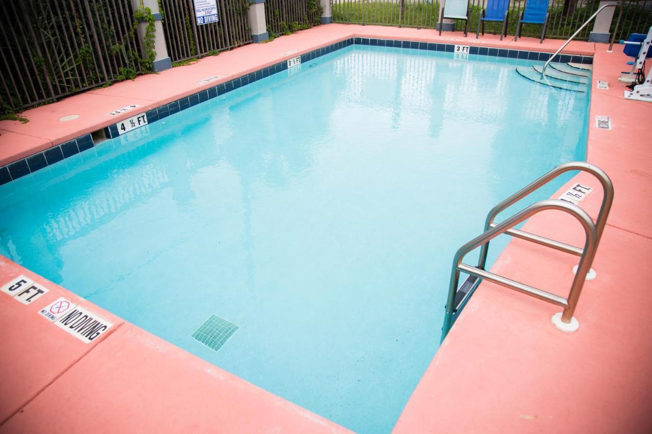 Baymont By Wyndham Fort Walton Beach Mary Esther Exterior photo