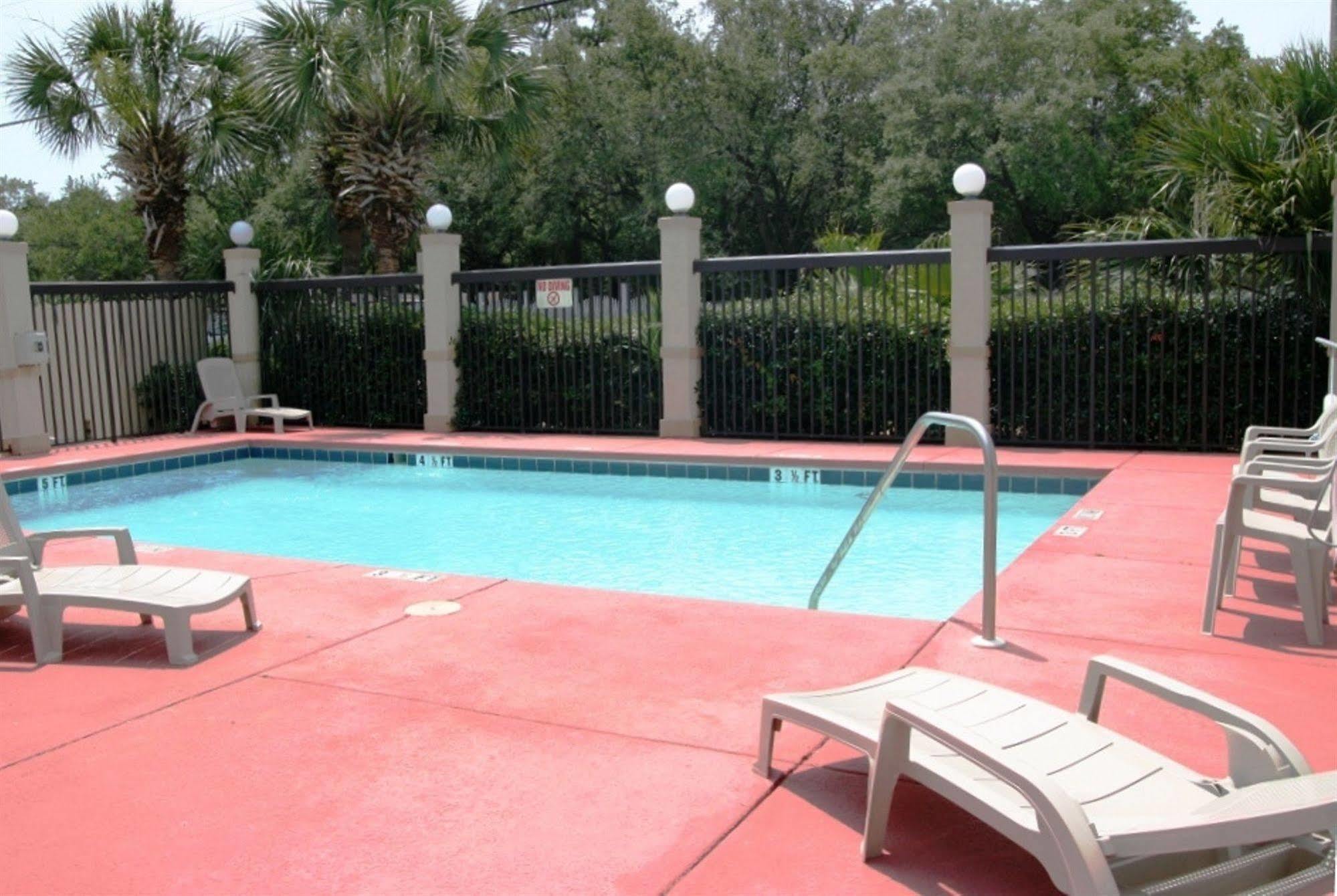 Baymont By Wyndham Fort Walton Beach Mary Esther Exterior photo