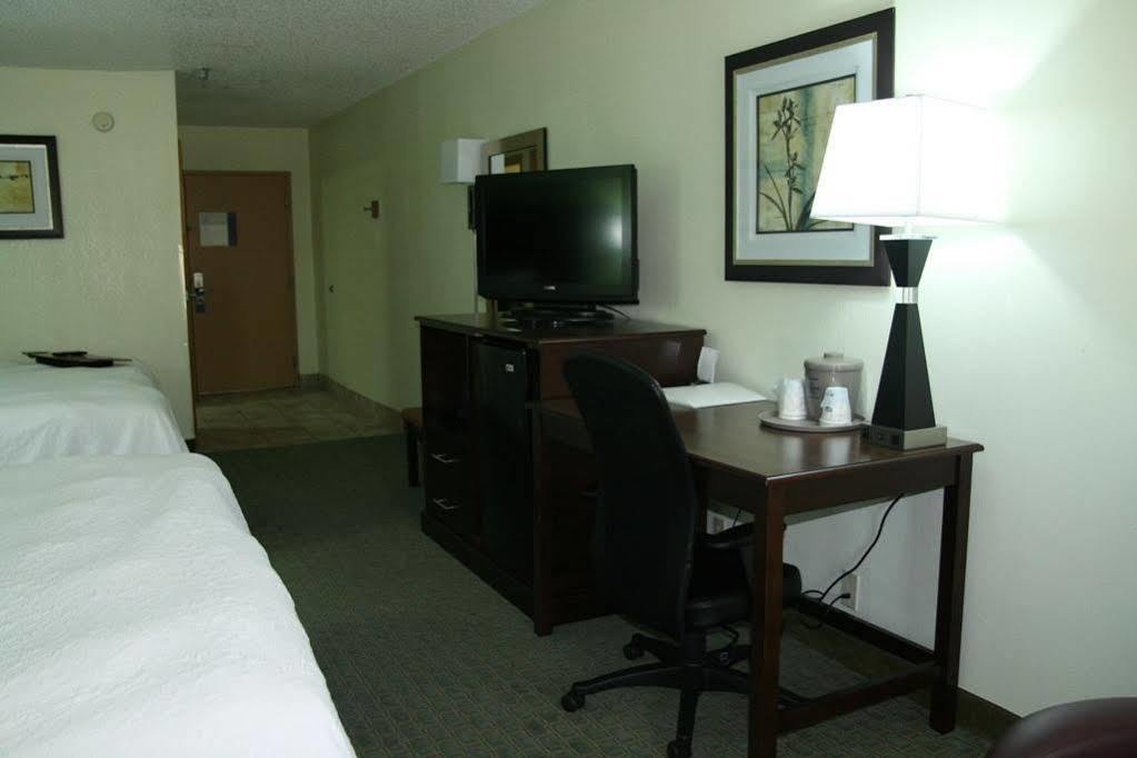 Baymont By Wyndham Fort Walton Beach Mary Esther Room photo